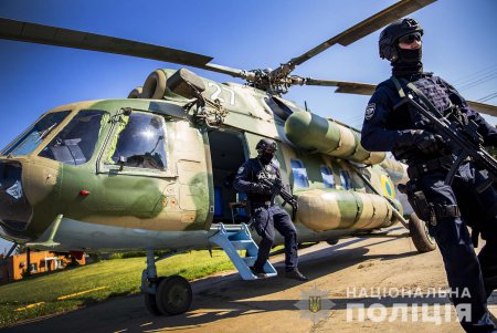 В день выборов полиция контролирует соблюдение правопорядка даже в воздухе (фото, видео)