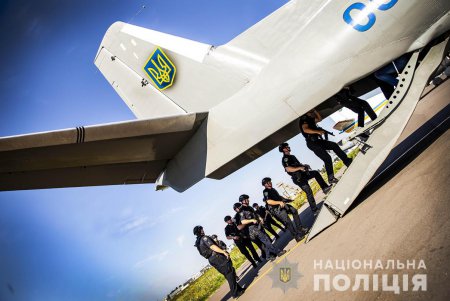 В день выборов полиция контролирует соблюдение правопорядка даже в воздухе (фото, видео)