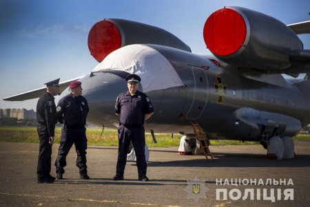 В день выборов полиция контролирует соблюдение правопорядка даже в воздухе (фото, видео)
