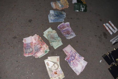 Измаильские патрульные не дали воришкам насладиться крадеными кофе и сигаретами (фото, видео)