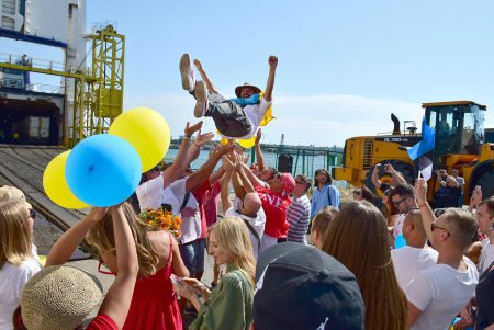 На Черноморской паромной переправе встретили знаменитого путешественника (фото)