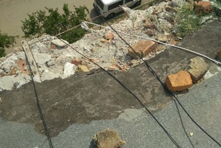 На Лузановской капитально ремонтируют кровлю дома по обращению жильцов (фото)