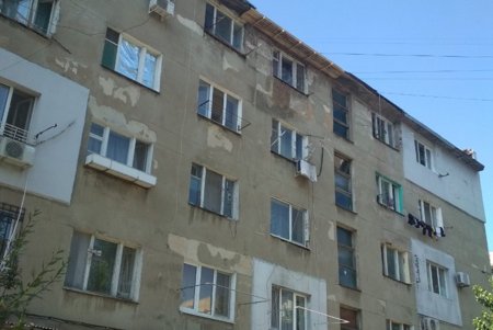На Лузановской капитально ремонтируют кровлю дома по обращению жильцов (фото)
