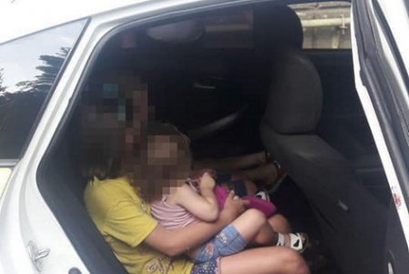 Патрульные спасли от голода и смерти четверых брошенных детей в Малиновском районе (фото)