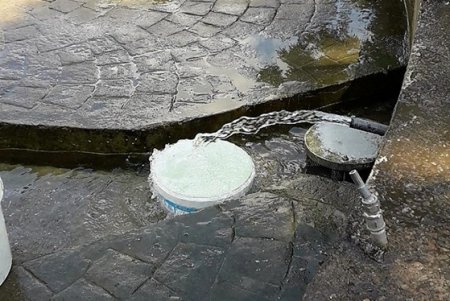 Шесть одесских фонтанов помыли и очистили от мусора (фото)