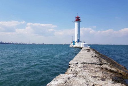 В Одессе начались работы по реконструкции Воронцовского маяка (фото)