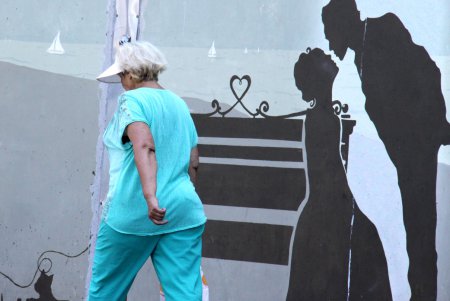 Улица Генуэзская: стеклянные многоэтажки вместо зелени и вида на море (фоторепортаж)