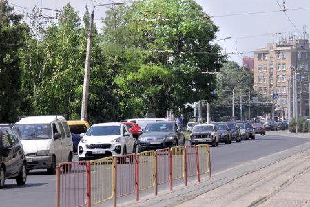 Улица Генуэзская: стеклянные многоэтажки вместо зелени и вида на море (фоторепортаж)