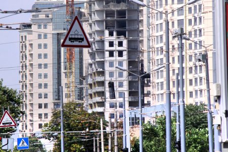 Улица Генуэзская: стеклянные многоэтажки вместо зелени и вида на море (фоторепортаж)