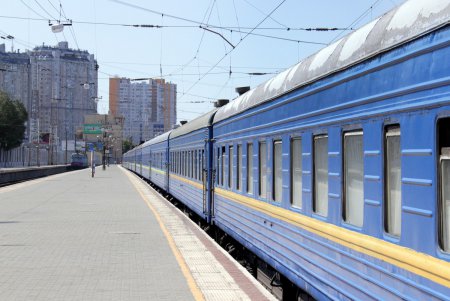 Курортный сезон: жeлезнодорожный вокзал «Одесса-Главная» (фоторепортаж)