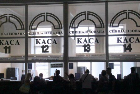 Курортный сезон: жeлезнодорожный вокзал «Одесса-Главная» (фоторепортаж)