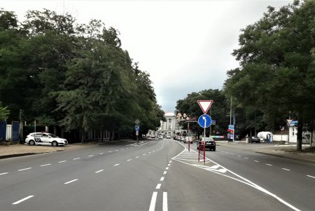 Обновлена дорожная разметка в Высоком переулке (фото)
