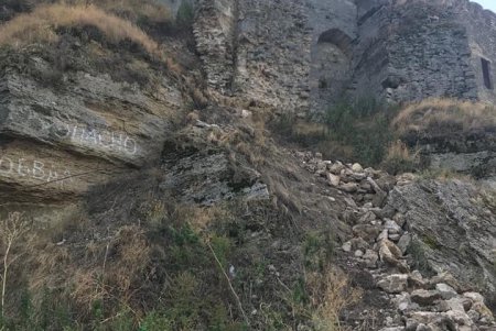 Сильные ливни повредили стены Белгород-Днестровской крепости (фото)