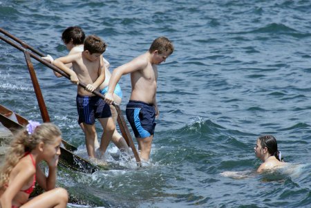 Жарко и солнечно: на пляжах Одессы много отдыхающих (фоторепортаж)
