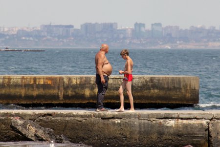 Жарко и солнечно: на пляжах Одессы много отдыхающих (фоторепортаж)