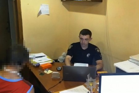 Больная одесситка наблюдала за преступником, пока он грабил ее квартиру (фото, видео)