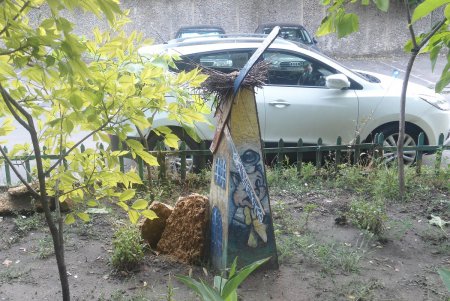 Ветряки и башмаки-клумбы: как горожане украшают одесские улицы (фото)