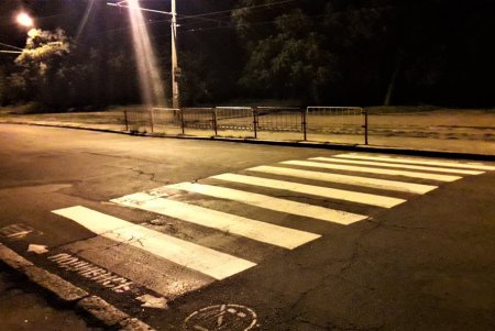 Возле школ на Молдаванке и Слободке обновлена дорожная разметка (фото)
