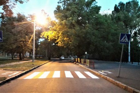 Возле школ на Молдаванке и Слободке обновлена дорожная разметка (фото)