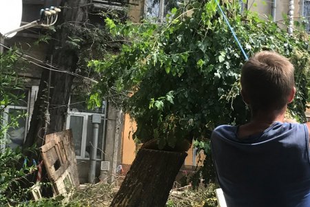 Ликвидирована аварийная ситуация в жилом доме на Еврейской (фото)