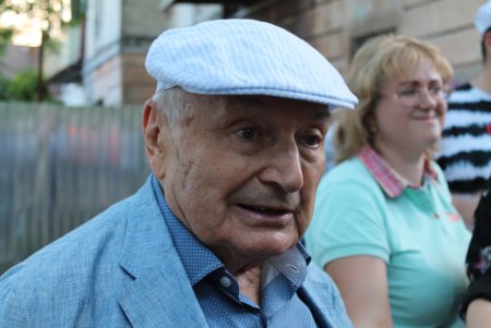 Михаил Жванецкий лично оценил масштаб реконструкции на одноименном бульваре (фото)
