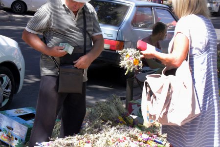 Православные одесситы празднуют Медовый Спас (фоторепортаж)