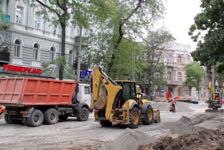 Реконструкция улицы Софиевской продолжается (фоторепортаж)