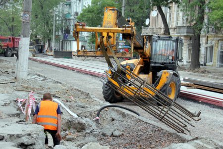 Реконструкция улицы Софиевской продолжается (фоторепортаж)