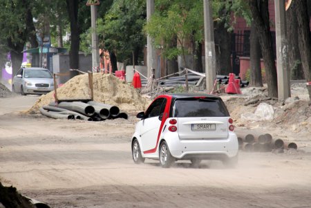 Реконструкция улицы Софиевской продолжается (фоторепортаж)
