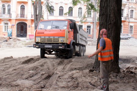 Реконструкция улицы Софиевской продолжается (фоторепортаж)