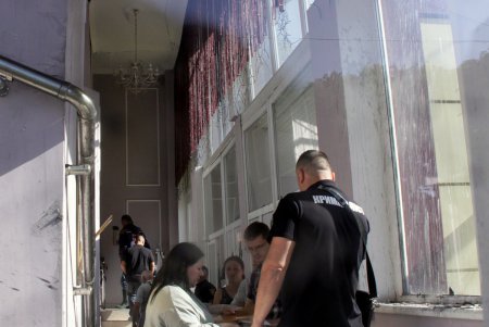 Смертельный пожар в гостинице «Токио-Стар»: утро после трагедии (фоторепортаж)