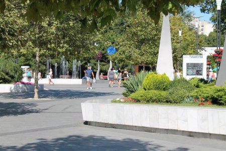 В Аркадии жизнь кипит круглыми сутками (фоторепортаж)