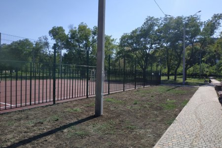 Новая футбольная площадка появилась в Малиновском районе (фото)
