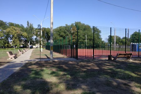 Новая футбольная площадка появилась в Малиновском районе (фото)