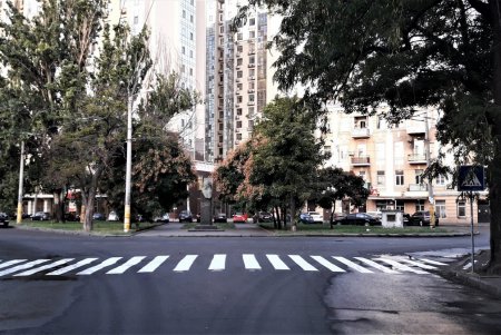 Обновленная дорожная разметка - на Льва Толстого  (фото)