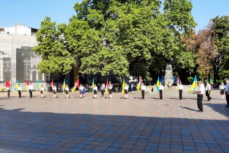 На Думской площади прошла церемония торжественного поднятия Государственного флага Украины (фото)