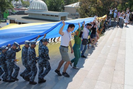 В Одессе отмечают День Государственного флага Украины (фоторепортаж)