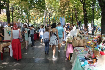 В Одессе отмечают День Государственного флага Украины (фоторепортаж)