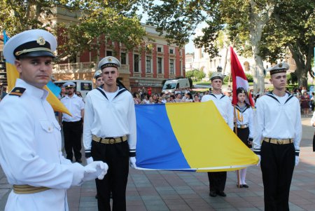 В Одессе отмечают День Государственного флага Украины (фоторепортаж)