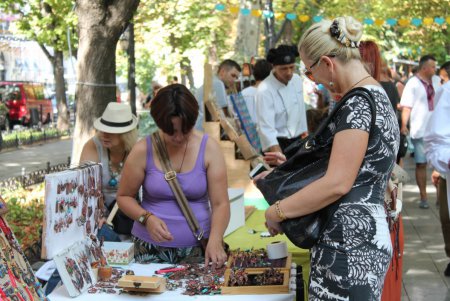 В Одессе отмечают День Государственного флага Украины (фоторепортаж)
