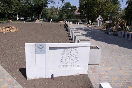На 2-й станции Большого Фонтана завершается благоустройство сквера «За мир» (фоторепортаж)