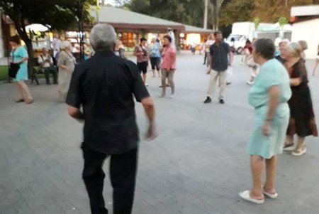 В парке Горького возродили вечера «Для тех, кому за тридцать» (фото)