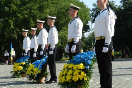 День Независимости: одесситы возложили цветы к памятнику Тарасу Шевченко (фото)