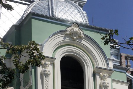 Реставраторы показали одесситам первые результаты своей работы по восстановлению Дома Руссова (фоторепортаж)