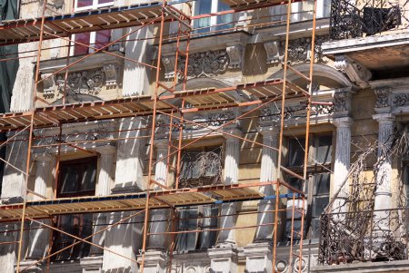 Реставраторы показали одесситам первые результаты своей работы по восстановлению Дома Руссова (фоторепортаж)