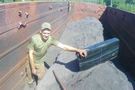 На границе с Молдовой выявили две партии контрабанды сигарет (фото, видео)