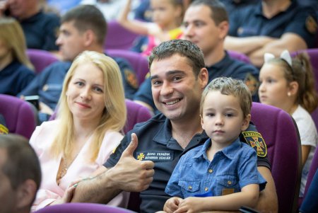 Более 500 семей спасателей и полицейских получили жилье по программе льготного лизинга (фото) 