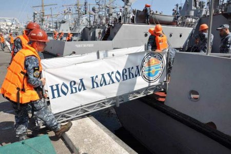 Курсанты института ВМС успешно выдержали испытание морем (фото)