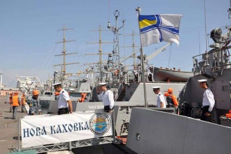 Курсанты института ВМС успешно выдержали испытание морем (фото)