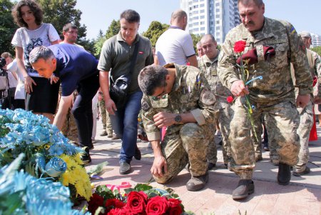 Память погибших защитников Украины почтили в Одессе (фоторепортаж)